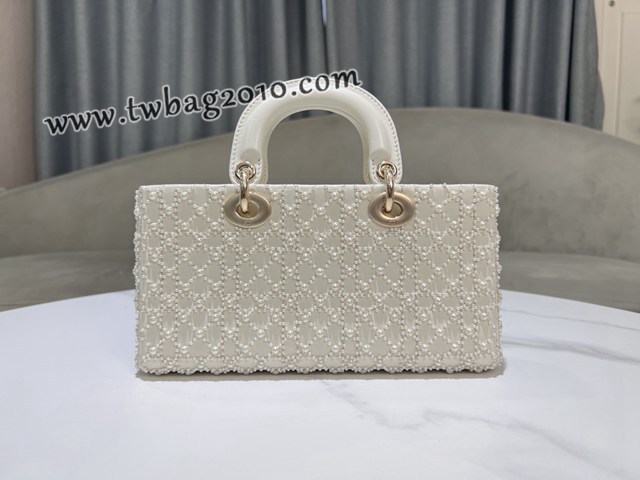 Dior专柜新款迪奥高仿原单Lady D-Joy横版刺绣半颗珍珠白色手提女包 djfk1257
